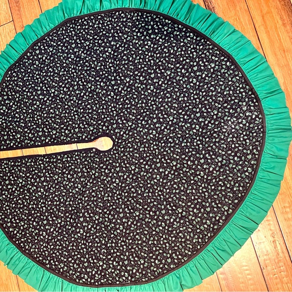 Christmas tree skirt reversible handmade holiday decor - Picture 3 of 6